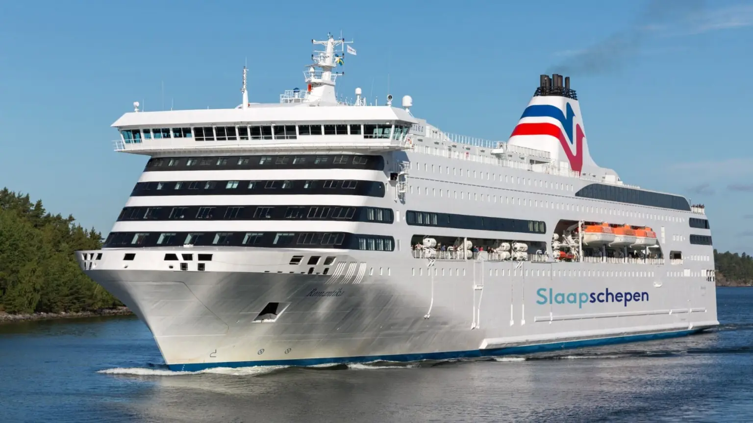 slaapschepen financial controller gezocht